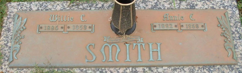 Grave-SMITH Annie and Willie.jpg