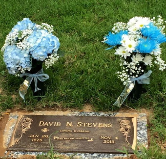 Grave-STEVENS David Neal