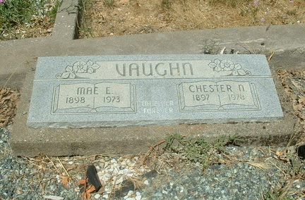 Grave-VAUGHN Mae and Chester
