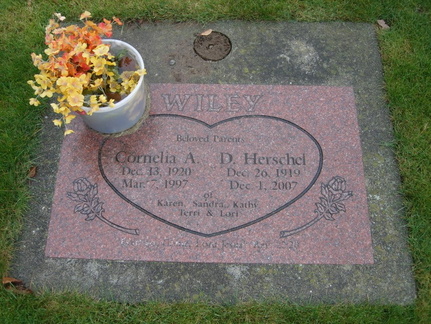 Grave-WILEY Cornelia and Herschel