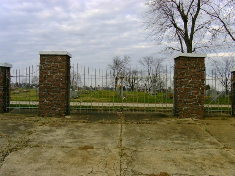 Cemetery-Woodlawn Memorial Park (De Soto Mo).jpg