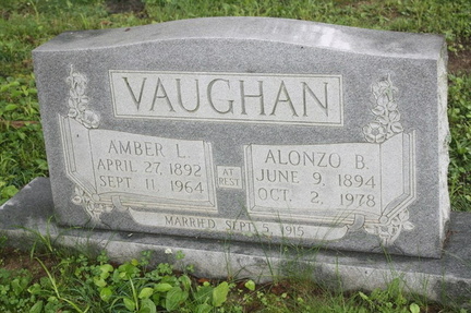 Grave-VAUGHAN Amber and Alonzo
