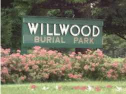Cemetery-Willwood Burial Park (Rockford IL).jpg