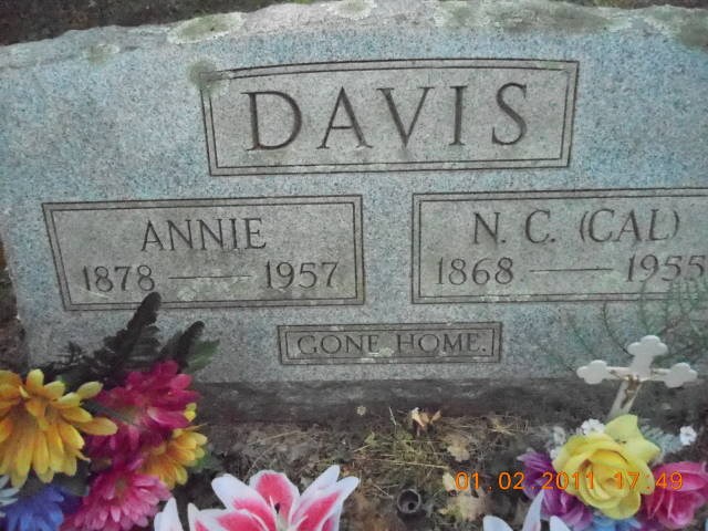 Grave-DAVIS Annie and Cal.jpg