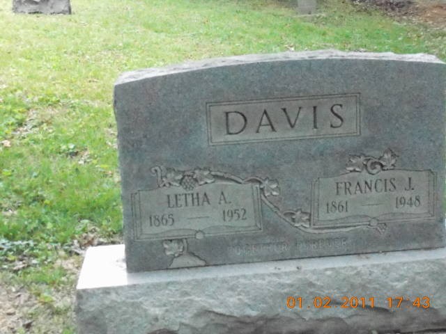 Grave-DAVIS Letha and Francis.jpg