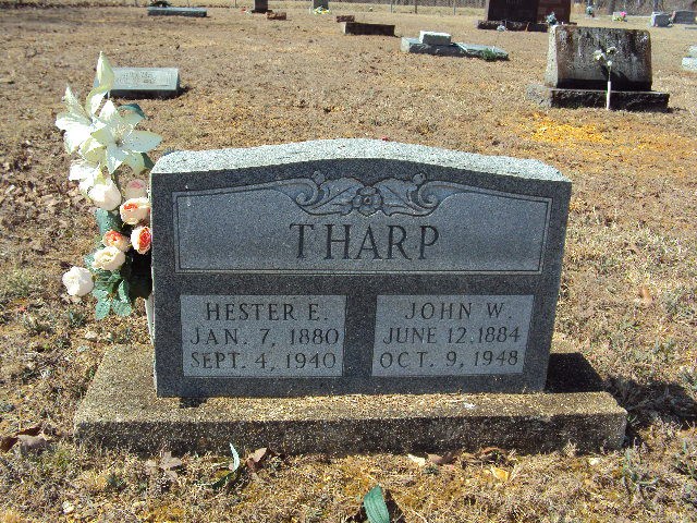 Grave-THARP Hester and John.jpg