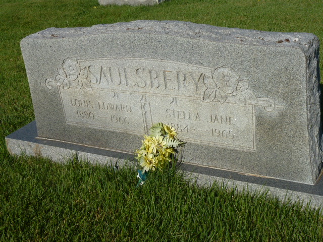 Grave-SAULSBERY Stella and Louis.jpg